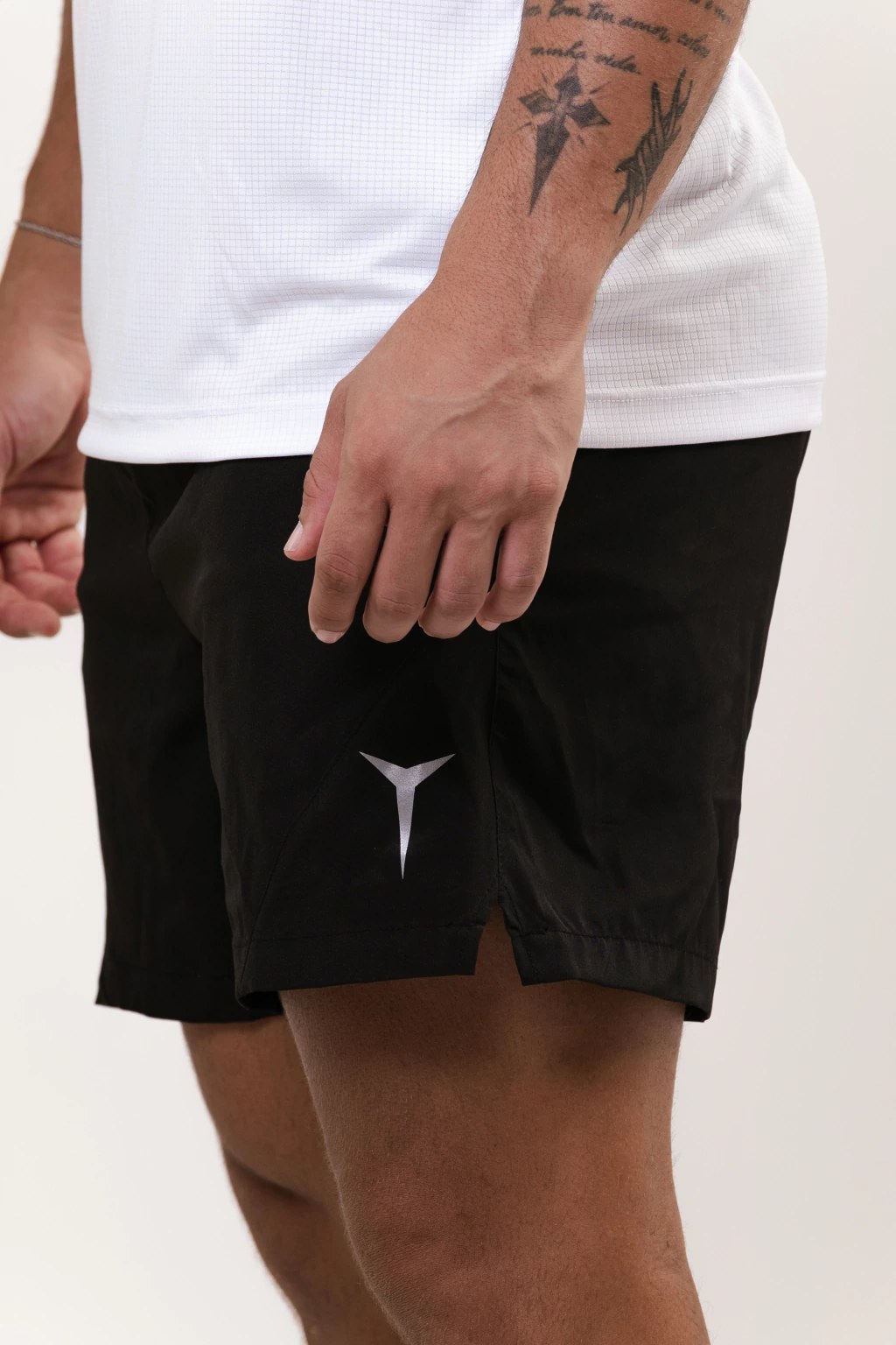 Short Minimalist Black